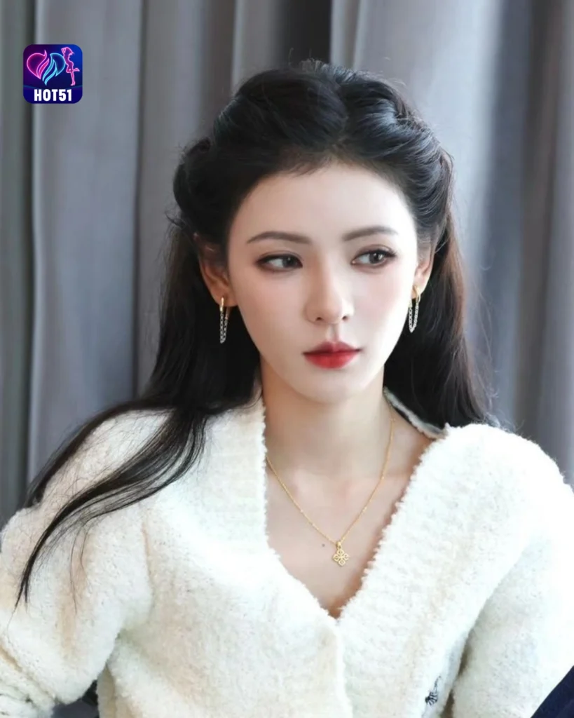  Stunning Zhang Yuxi Photos on HOT51 Platform 