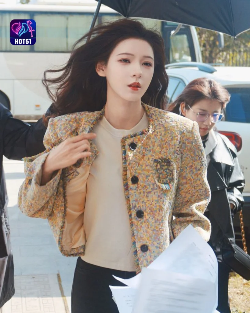 Stunning Zhang Yuxi Photos on HOT51 Platform 