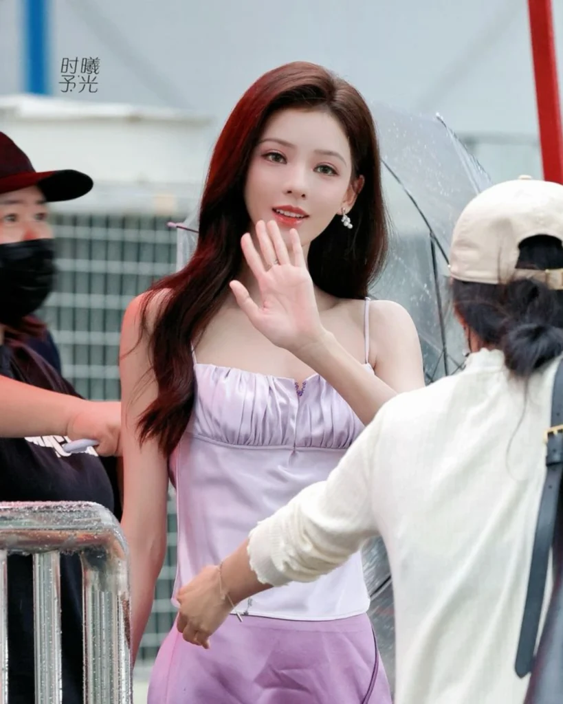  Stunning Zhang Yuxi Photos on HOT51 Platform
