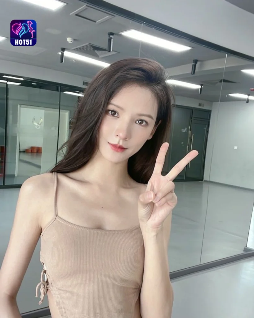  Stunning Zhang Yuxi Photos on HOT51 Platform