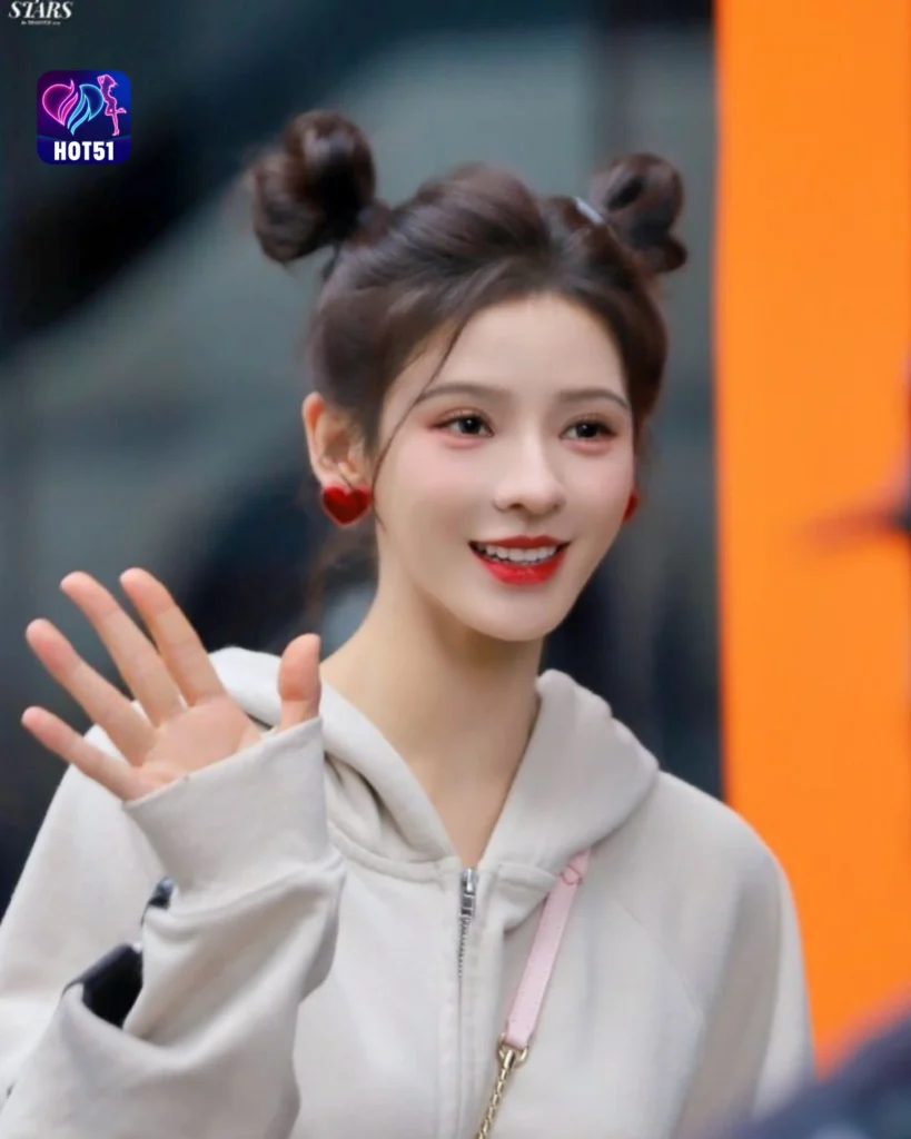 Stunning Zhang Yuxi Photos on HOT51 Platform