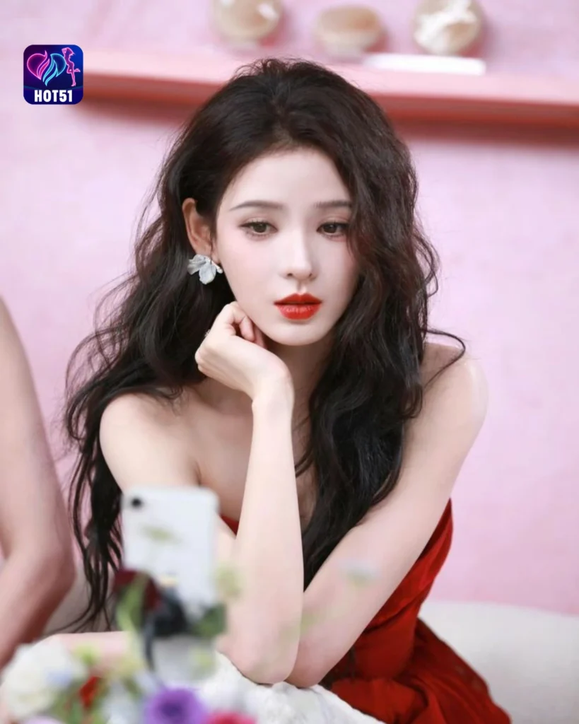  Stunning Zhang Yuxi Photos on HOT51 Platform