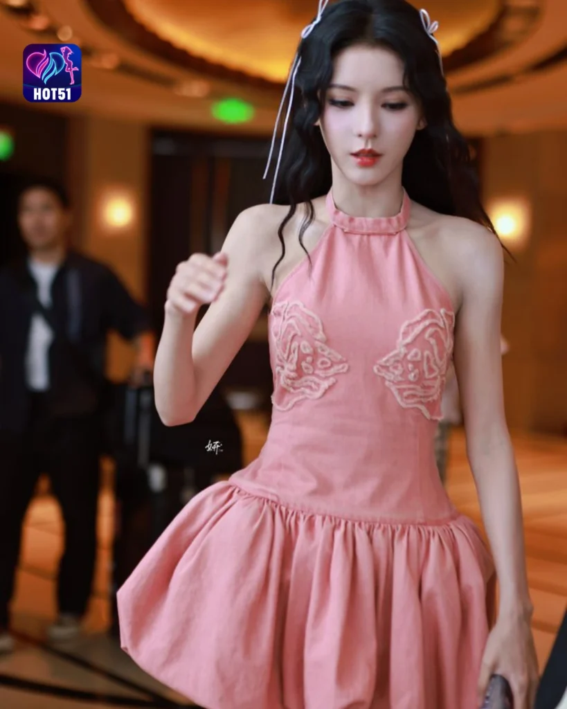  Stunning Zhang Yuxi Photos on HOT51 Platform 