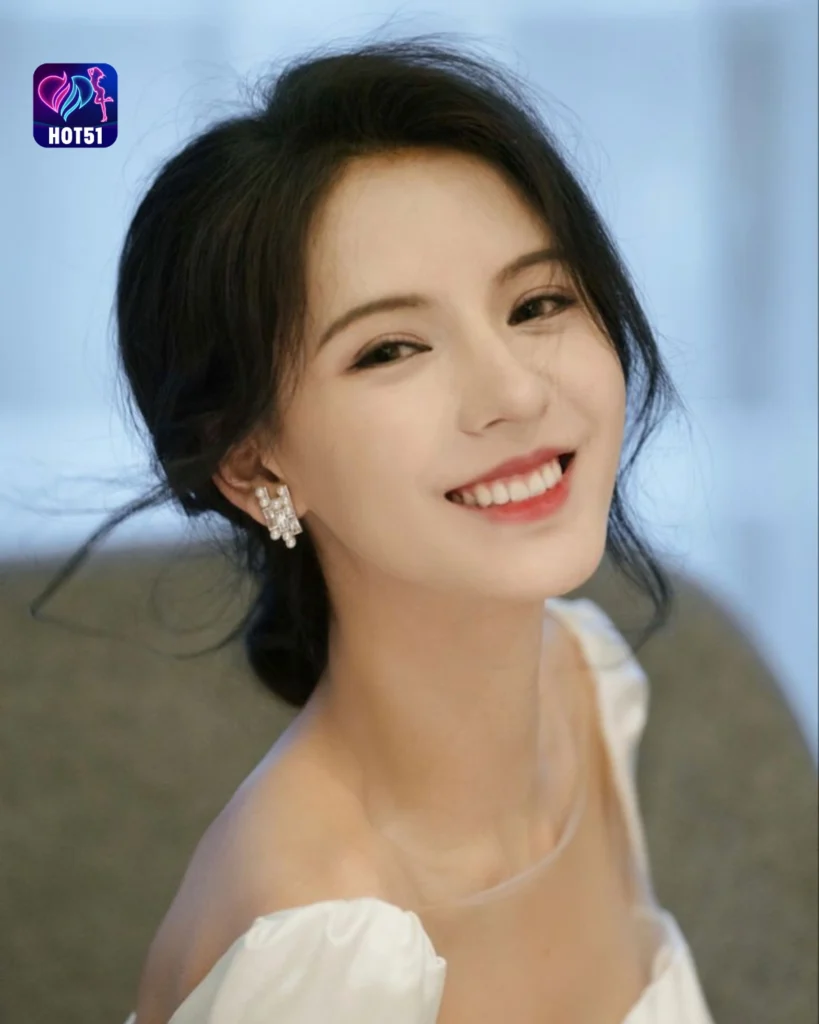  Stunning Zhang Yuxi Photos on HOT51 Platform