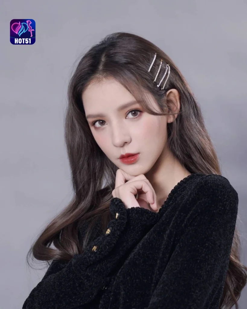  Stunning Zhang Yuxi Photos on HOT51 Platform