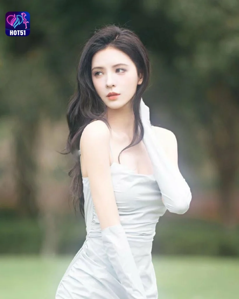  Stunning Zhang Yuxi Photos on HOT51 Platform