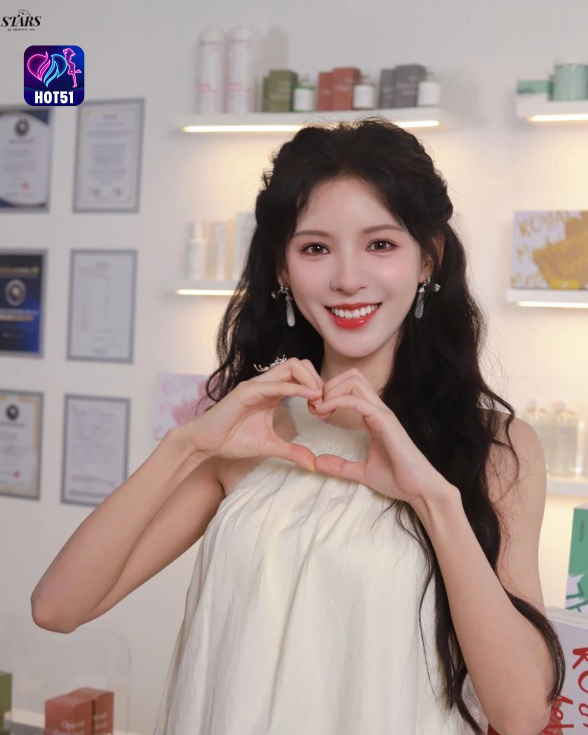 You are currently viewing Beautiful Stunning Zhang Yuxi Photos on HOT51 Platform