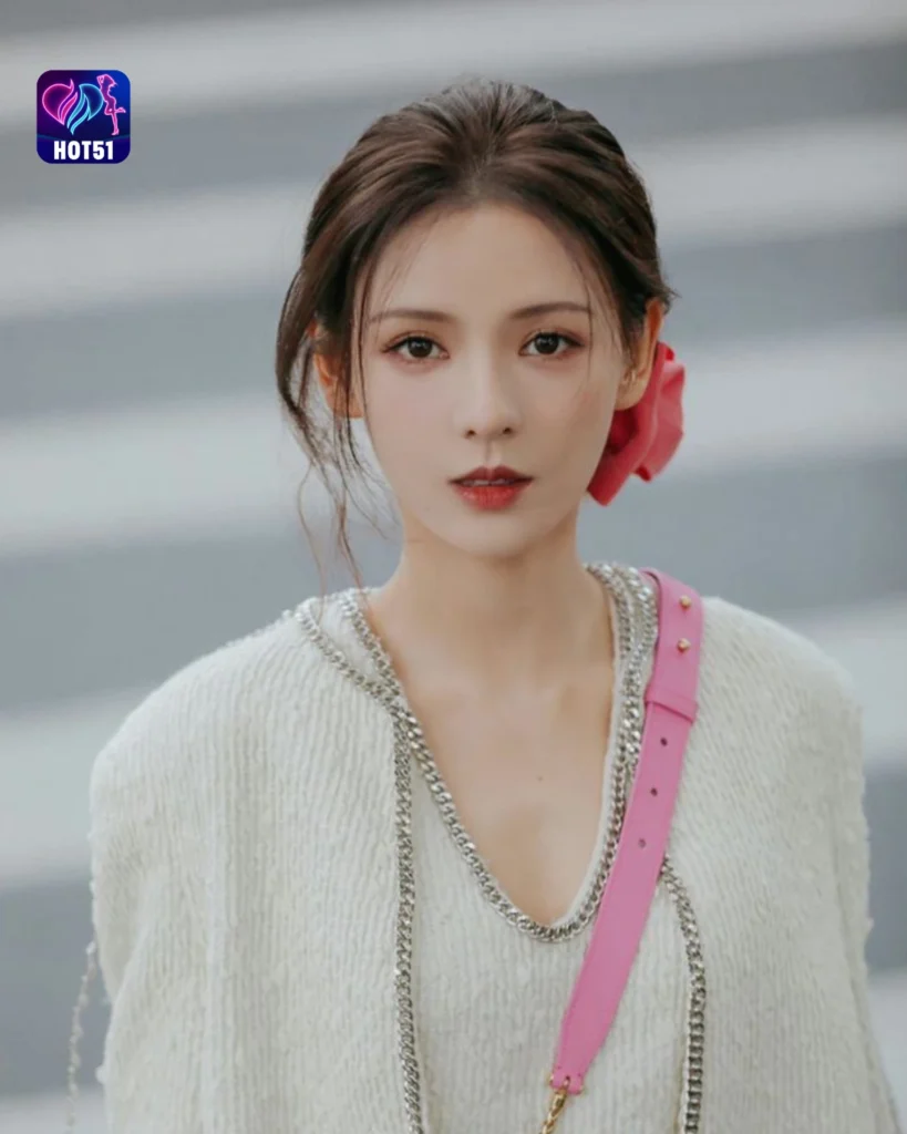  Stunning Zhang Yuxi Photos on HOT51 Platform