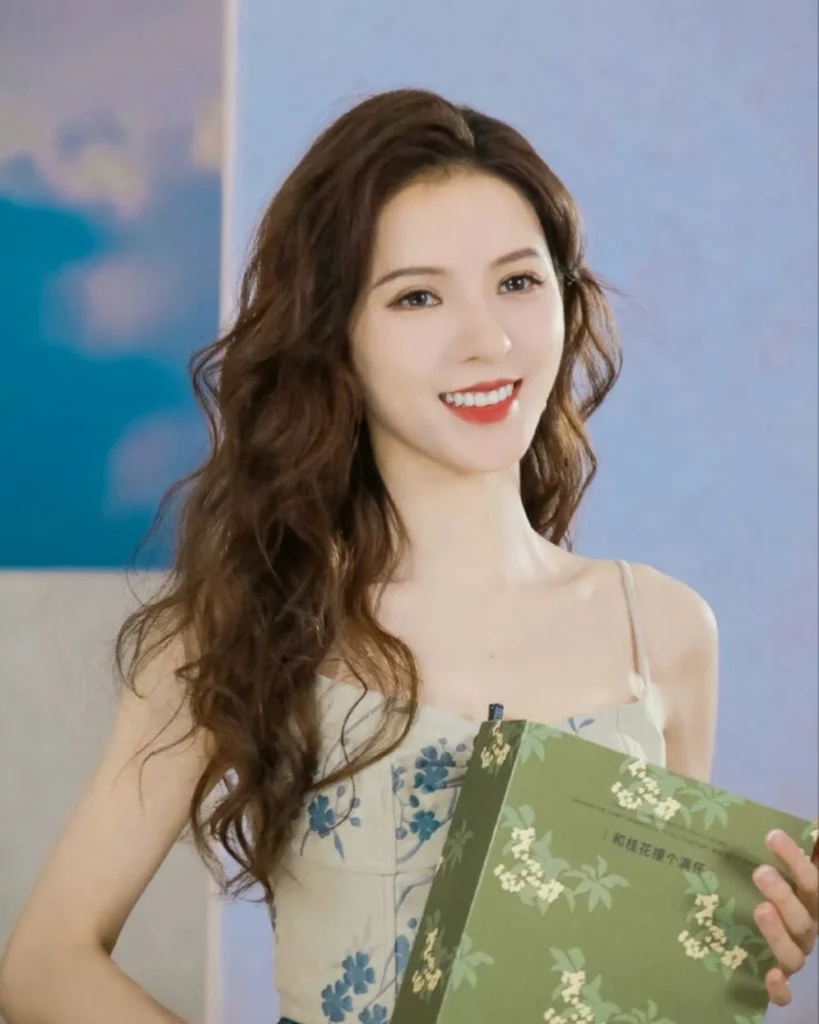  Stunning Zhang Yuxi Photos on HOT51 Platform