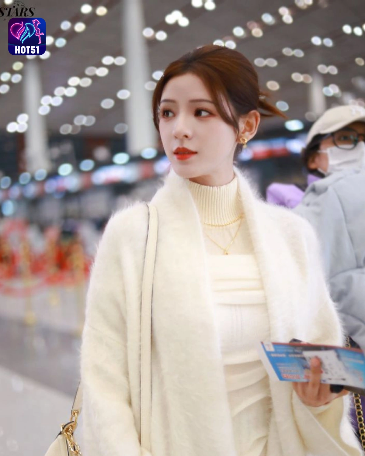You are currently viewing Beautiful Stunning Zhang Yuxi Photos on HOT51 Platform