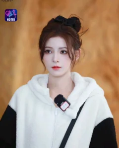 Read more about the article Beautiful Stunning Zhang Yuxi Photos on HOT51 Platform
