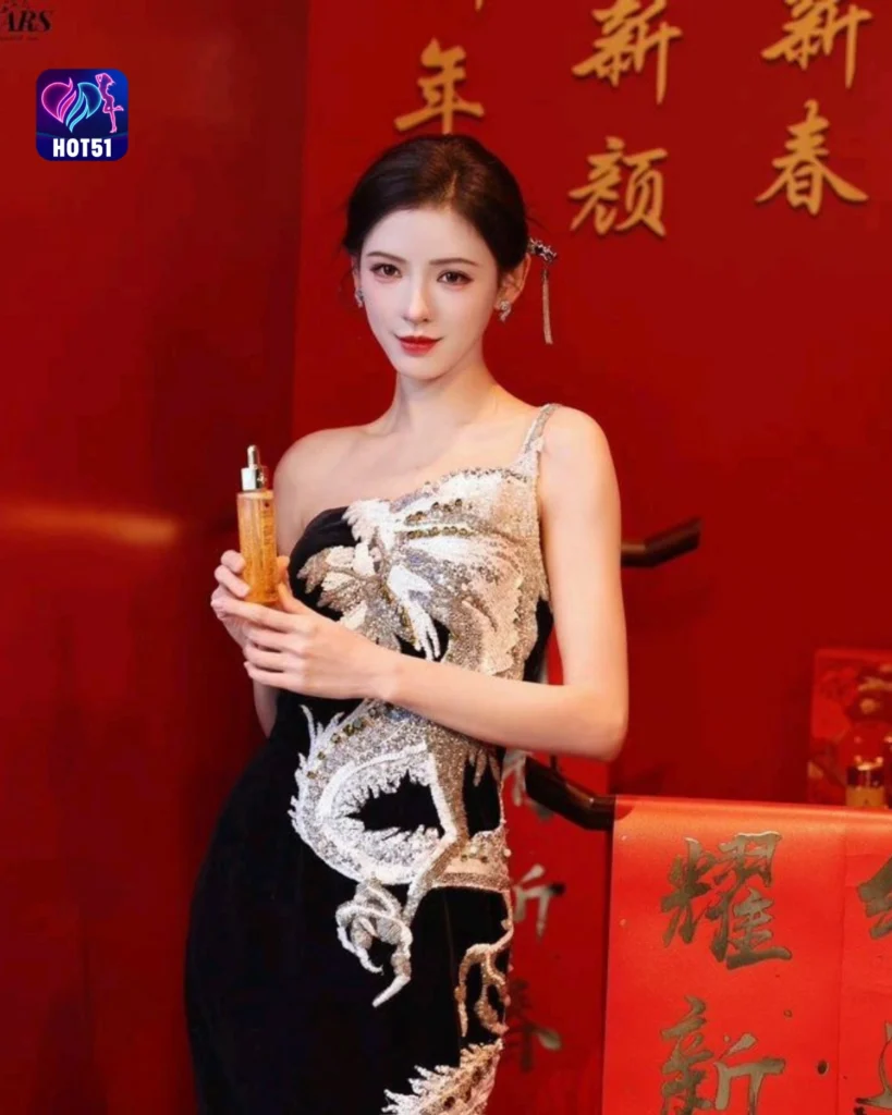 Stunning Zhang Yuxi Photos on HOT51 Platform 