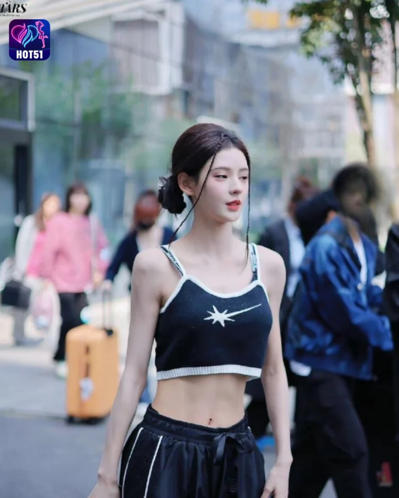  Stunning Zhang Yuxi Photos on HOT51 Platform