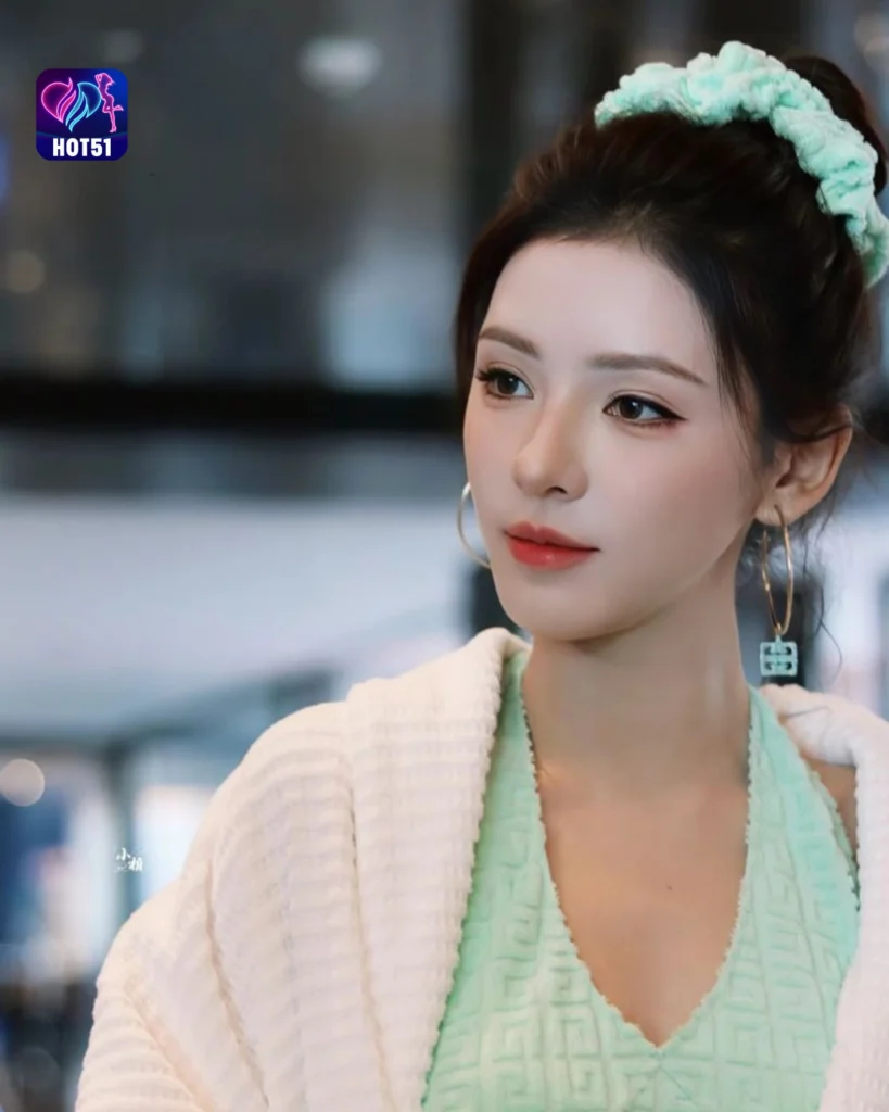  Stunning Zhang Yuxi Photos on HOT51 Platform