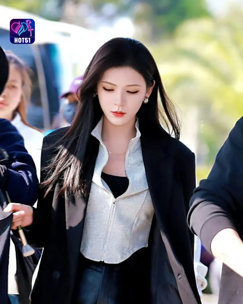 Stunning Zhang Yuxi Photos on HOT51 Platform 