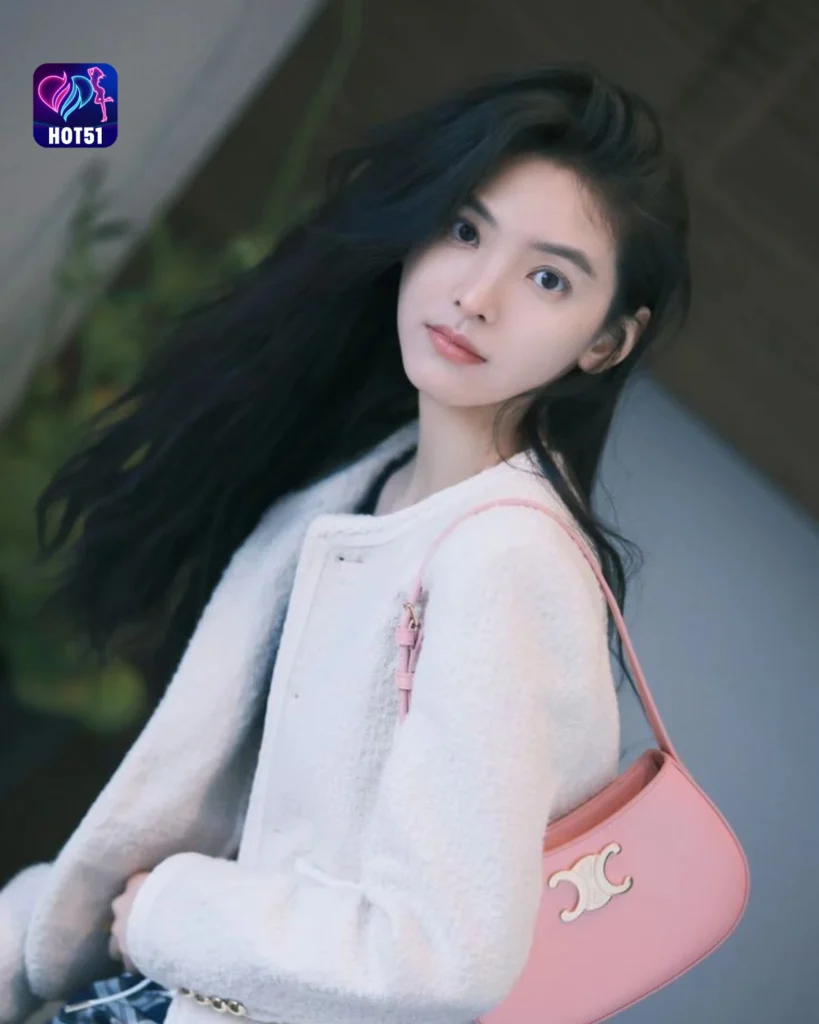  Stunning Zhang Yuxi Photos on HOT51 Platform