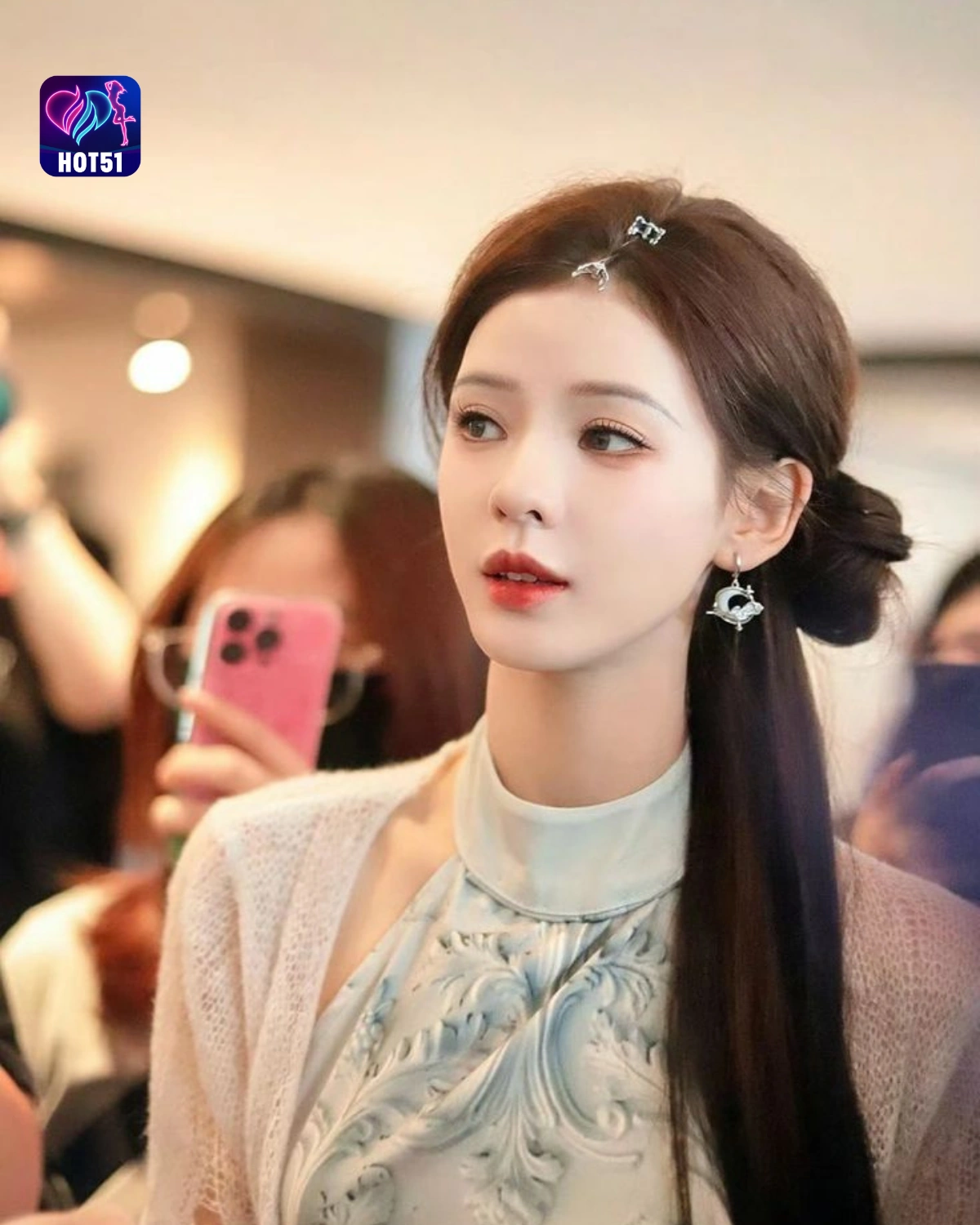 You are currently viewing Beautiful Stunning Zhang Yuxi Photos on HOT51 Platform
