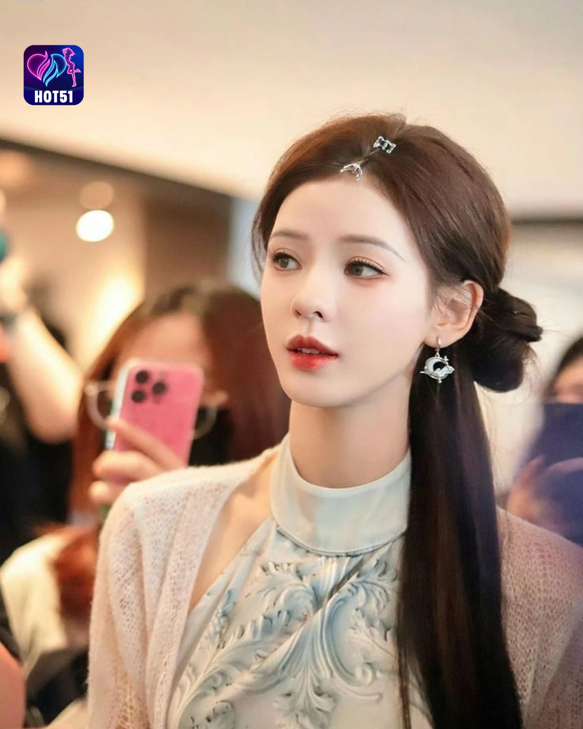 You are currently viewing Beautiful Stunning Zhang Yuxi Photos on HOT51 Platform