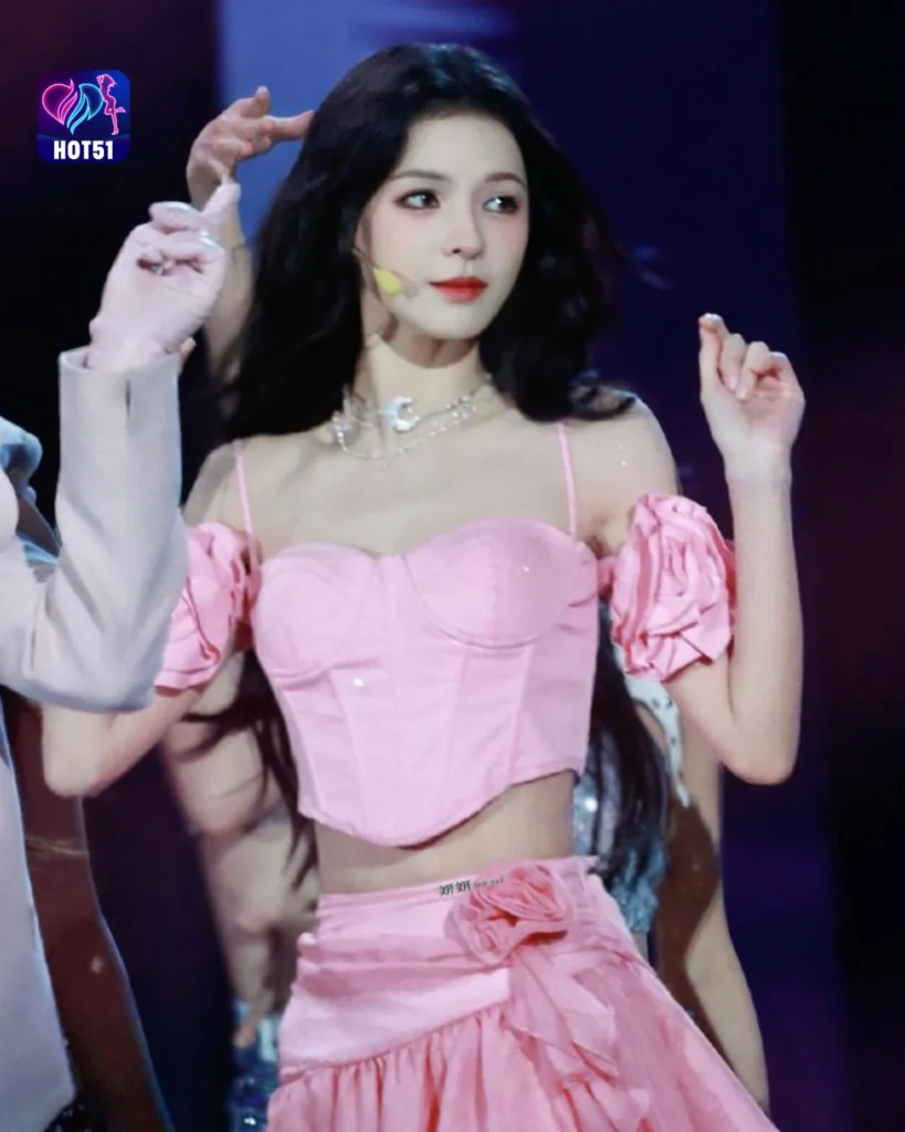 Stunning Zhang Yuxi Photos on the HOT51 Platform