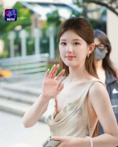 Read more about the article Beautiful Stunning Zhao Lusi Photos on HOT51 Platform