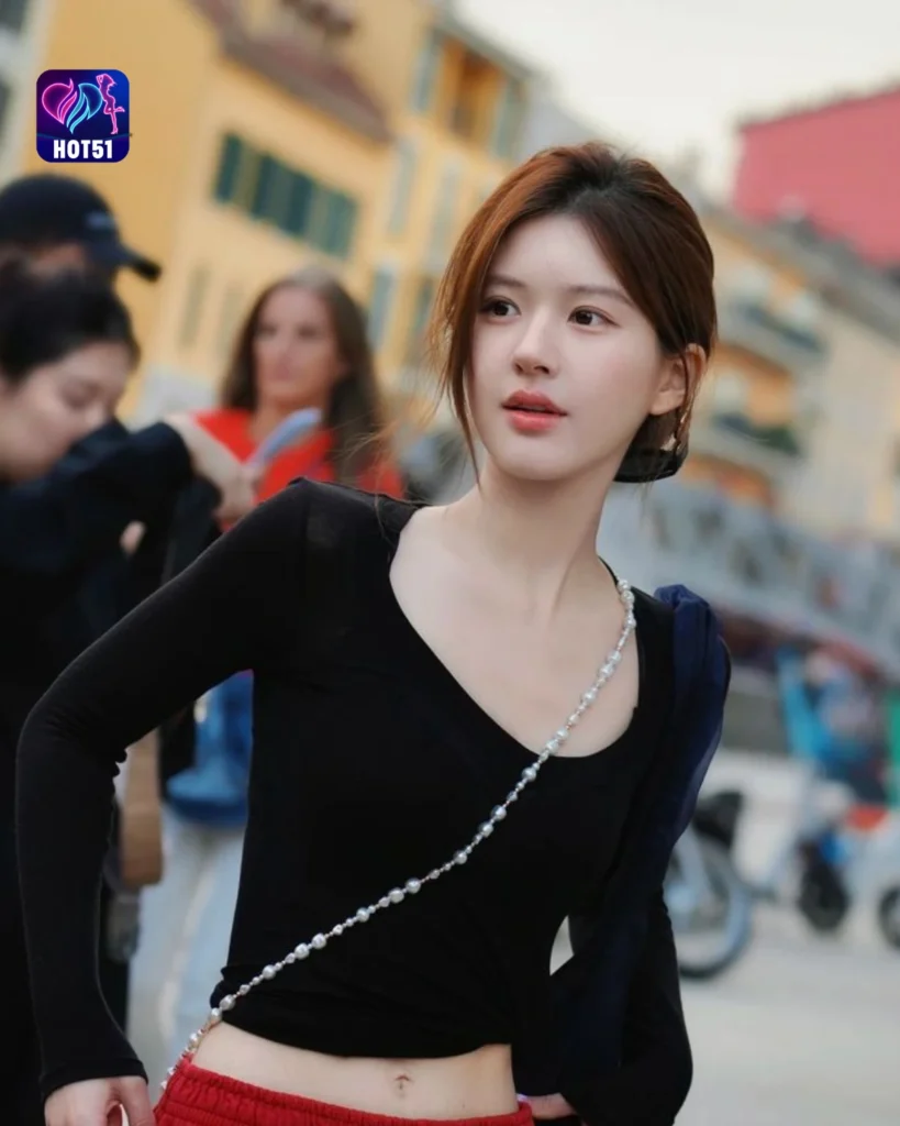  Stunning Zhao Lusi Photos on HOT51 Platform