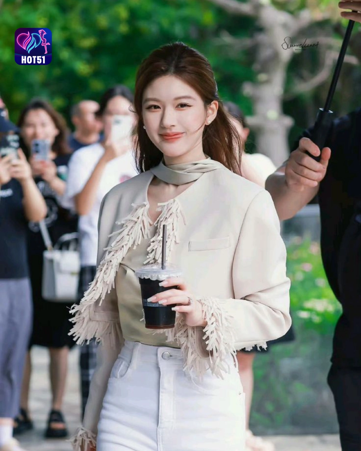 You are currently viewing Beautiful Stunning Zhao Lusi Photos on HOT51 Platform