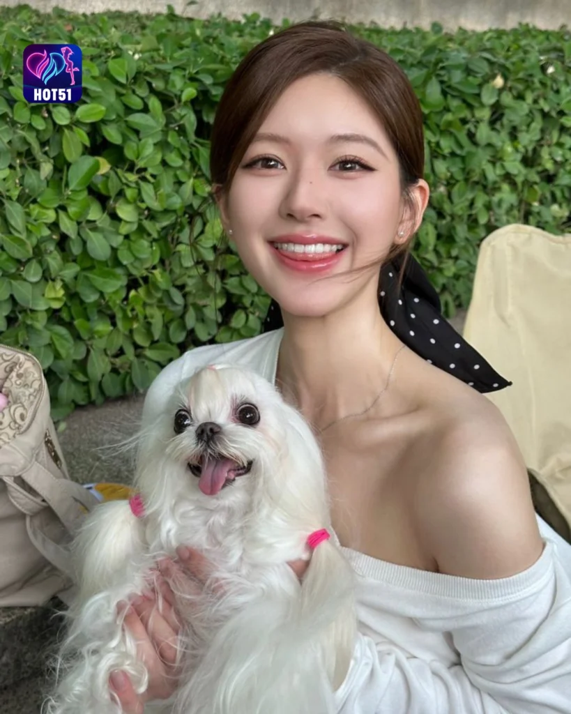 Stunning Zhao Lusi Photos on HOT51 Platform