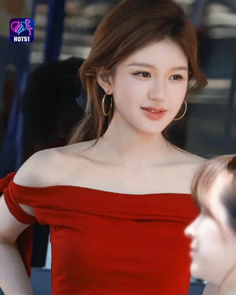  Stunning Zhao Lusi Photos on HOT51 Platform