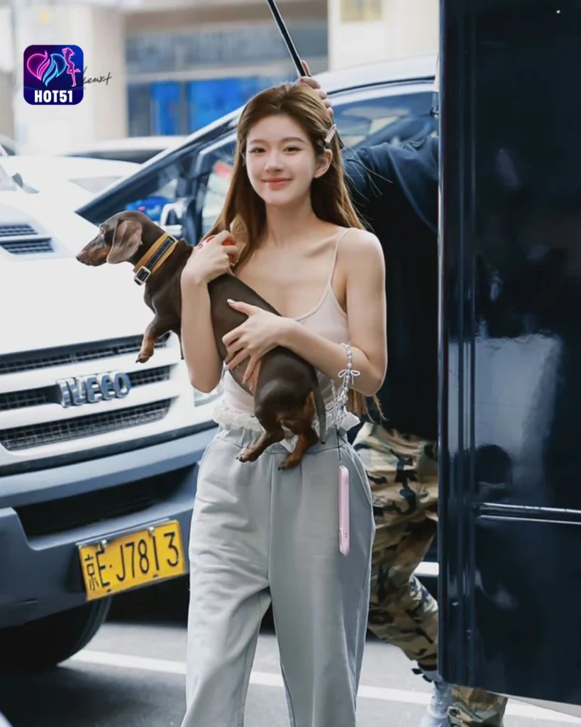  Stunning Zhao Lusi Photos on HOT51 Platform 