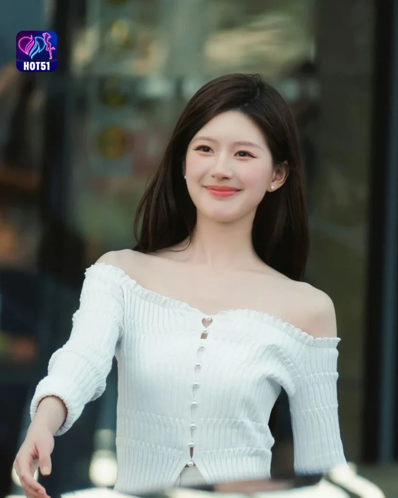  Stunning Zhao Lusi Photos on HOT51 Platform 