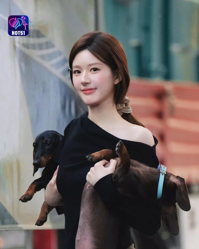  Stunning Zhao Lusi Photos on HOT51 Platform