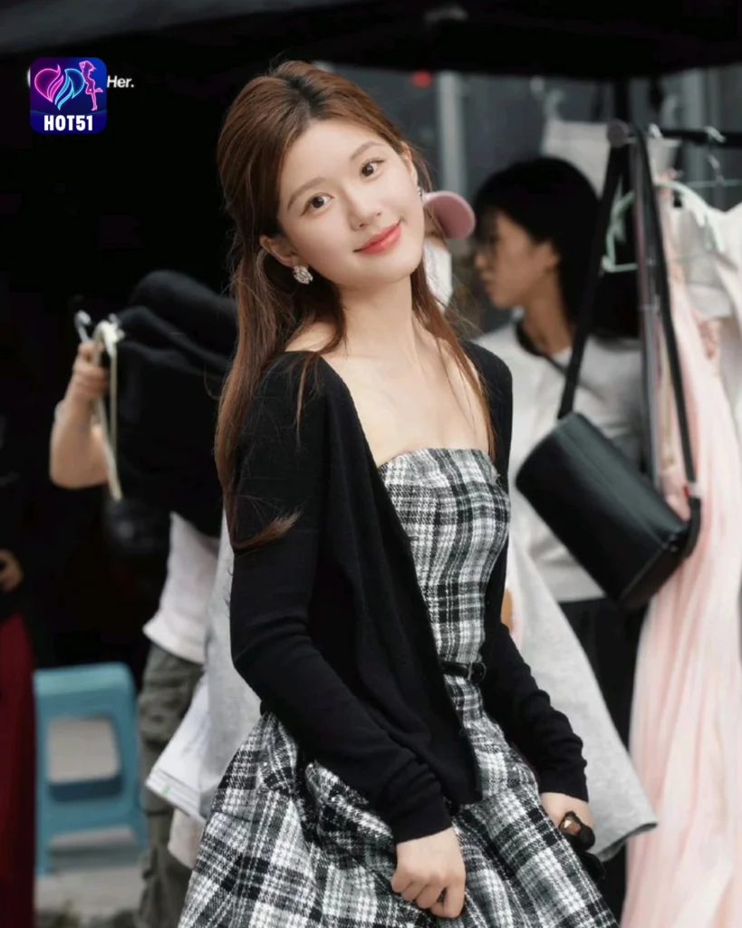 Stunning Zhao Lusi Photos on HOT51 Platform