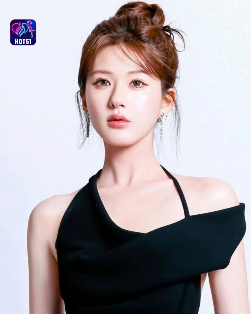 Stunning Zhao Lusi Photos on the HOT51 Platform