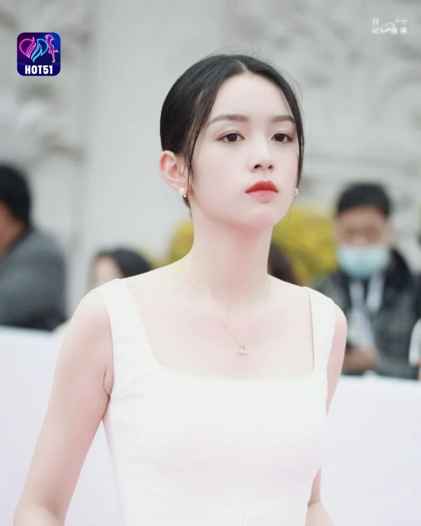  Stunning Zhou Ye Photos Featured on HOT51 Platform