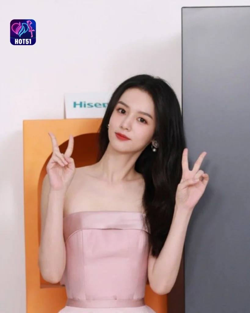  Stunning Zhou Ye Photos Featured on HOT51 Platform