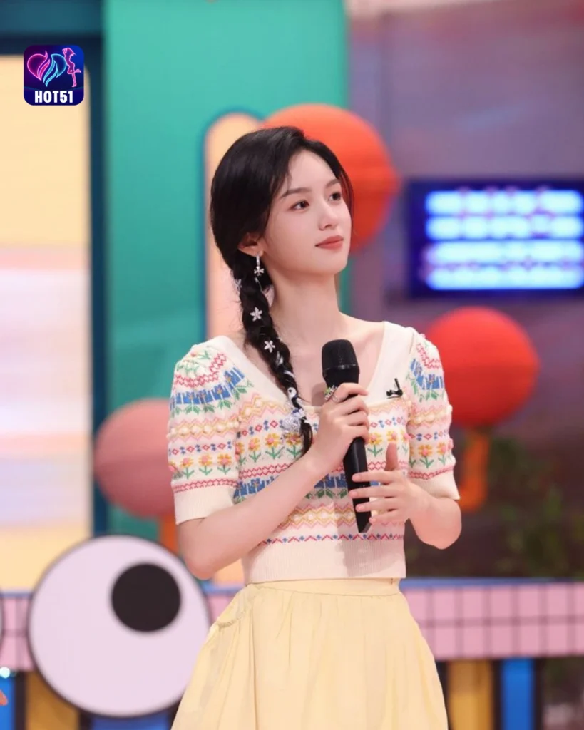  Stunning Zhou Ye Photos on HOT51 Platform