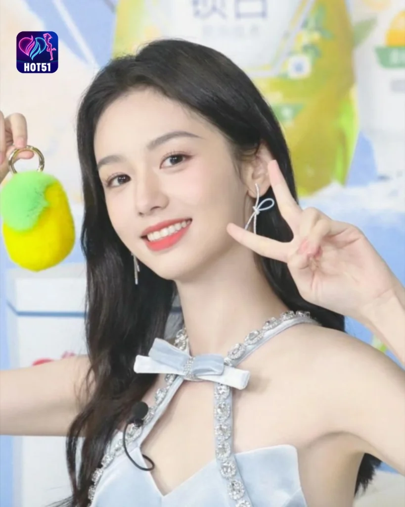  Stunning Zhou Ye Photos on HOT51 Platform