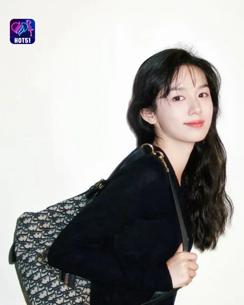  Stunning Zhou Ye Photos on HOT51 Platform 