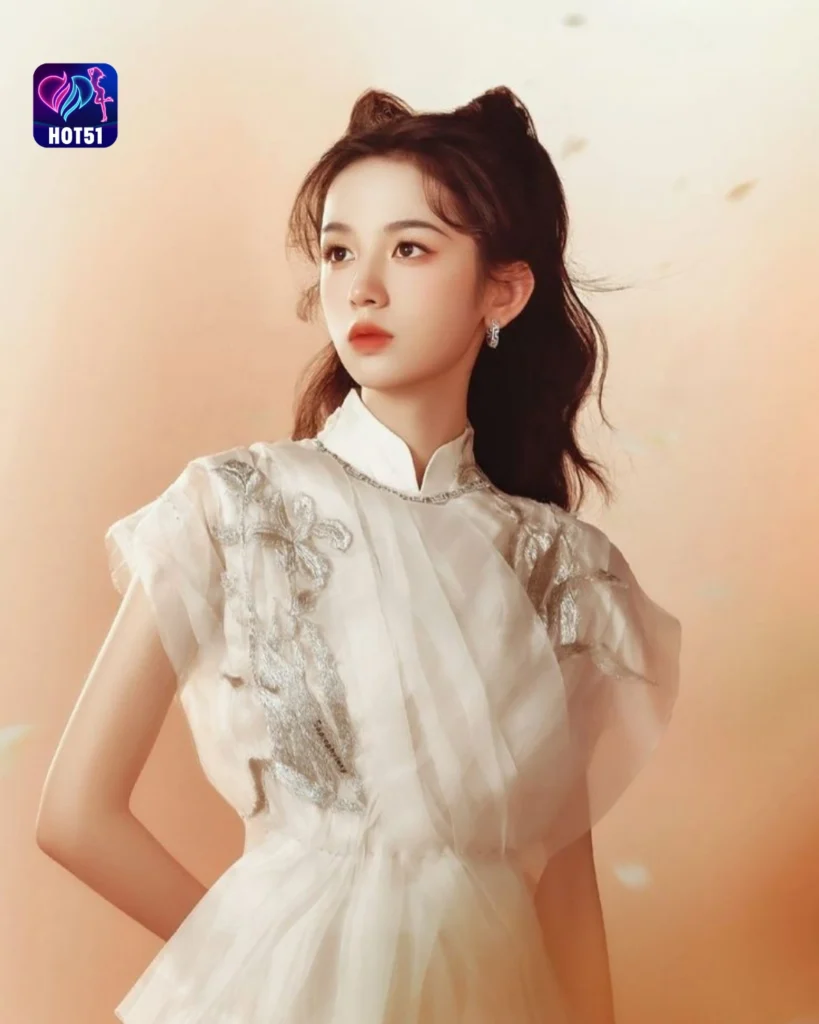  Stunning Zhou Ye Photos on HOT51 Platform