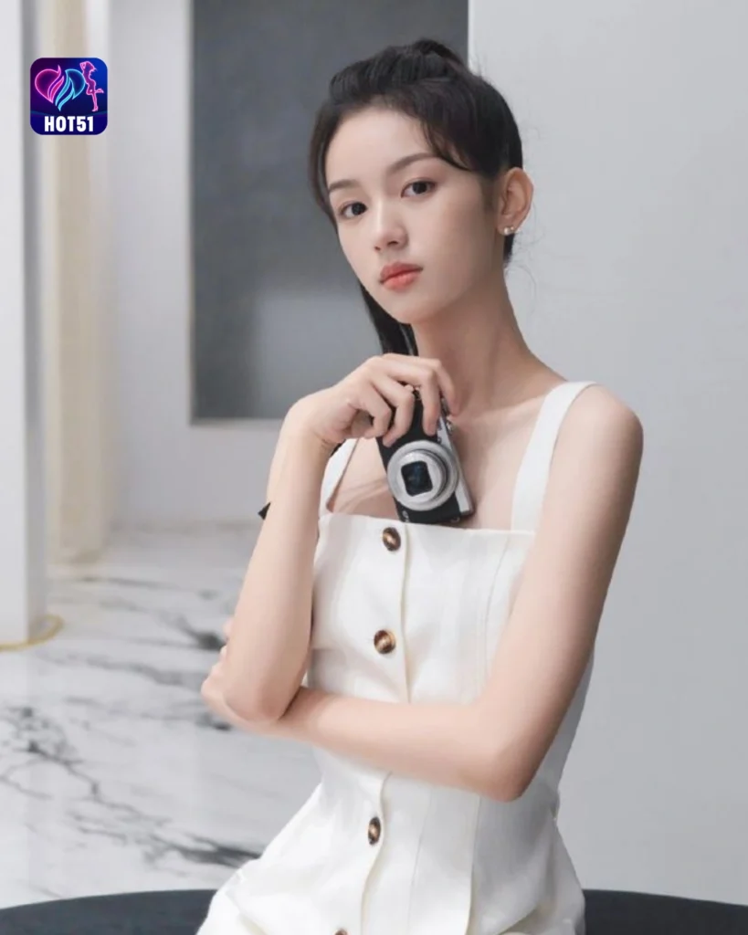  Stunning Zhou Ye Photos on HOT51 Platform