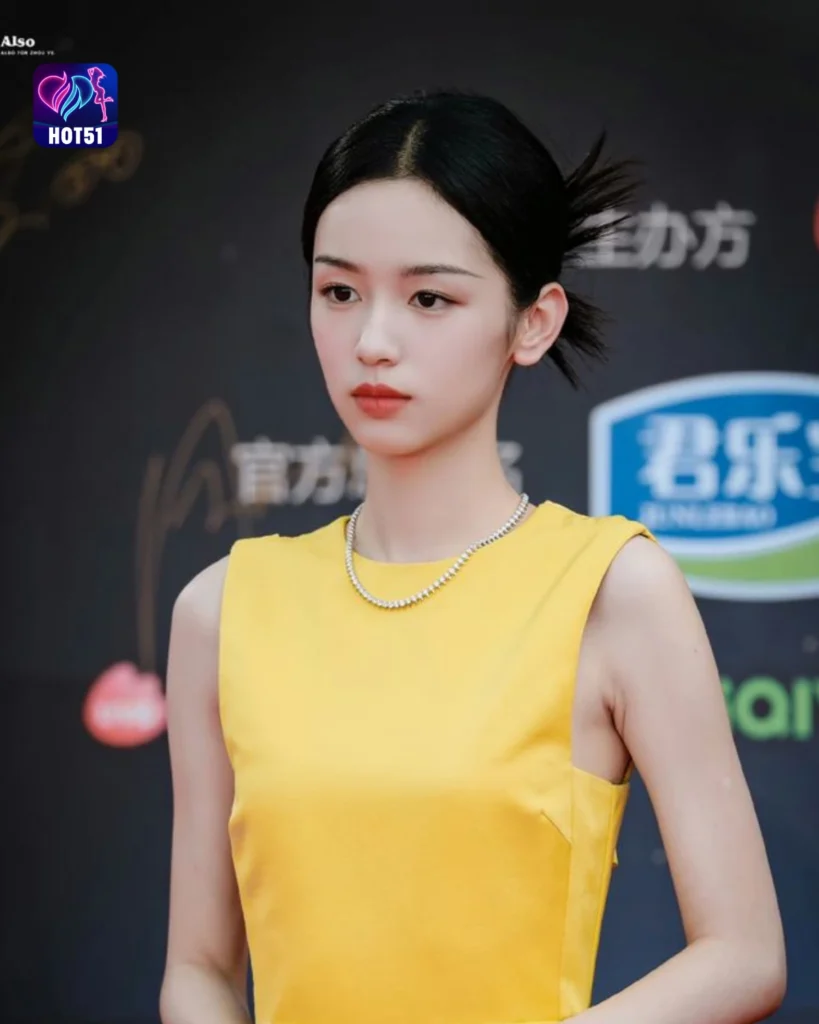  Stunning Zhou Ye Photos on HOT51 Platform 