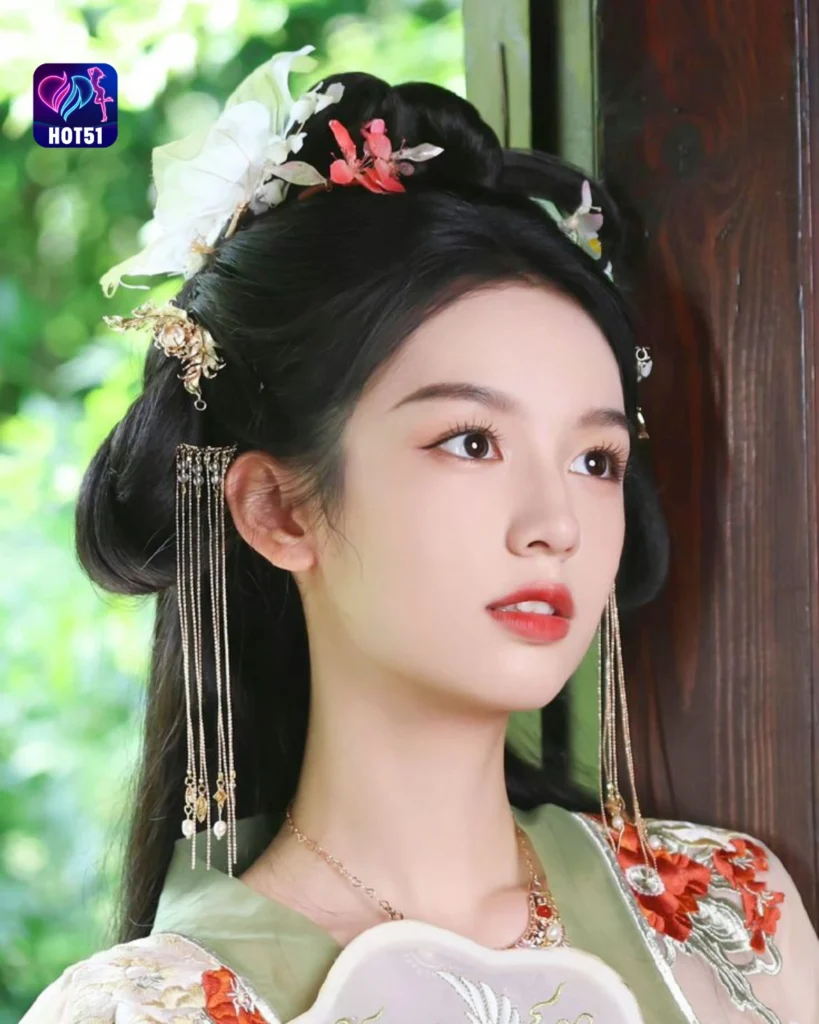  Stunning Zhou Ye Photos on HOT51 Platform