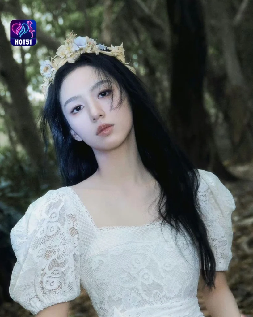  Stunning Zhou Ye Photos on HOT51 Platform