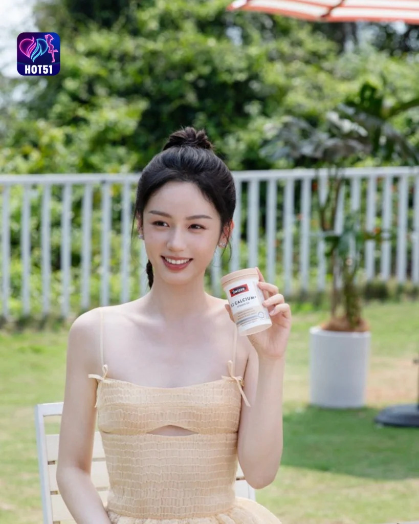  Stunning Zhou Ye Photos on HOT51 Platform