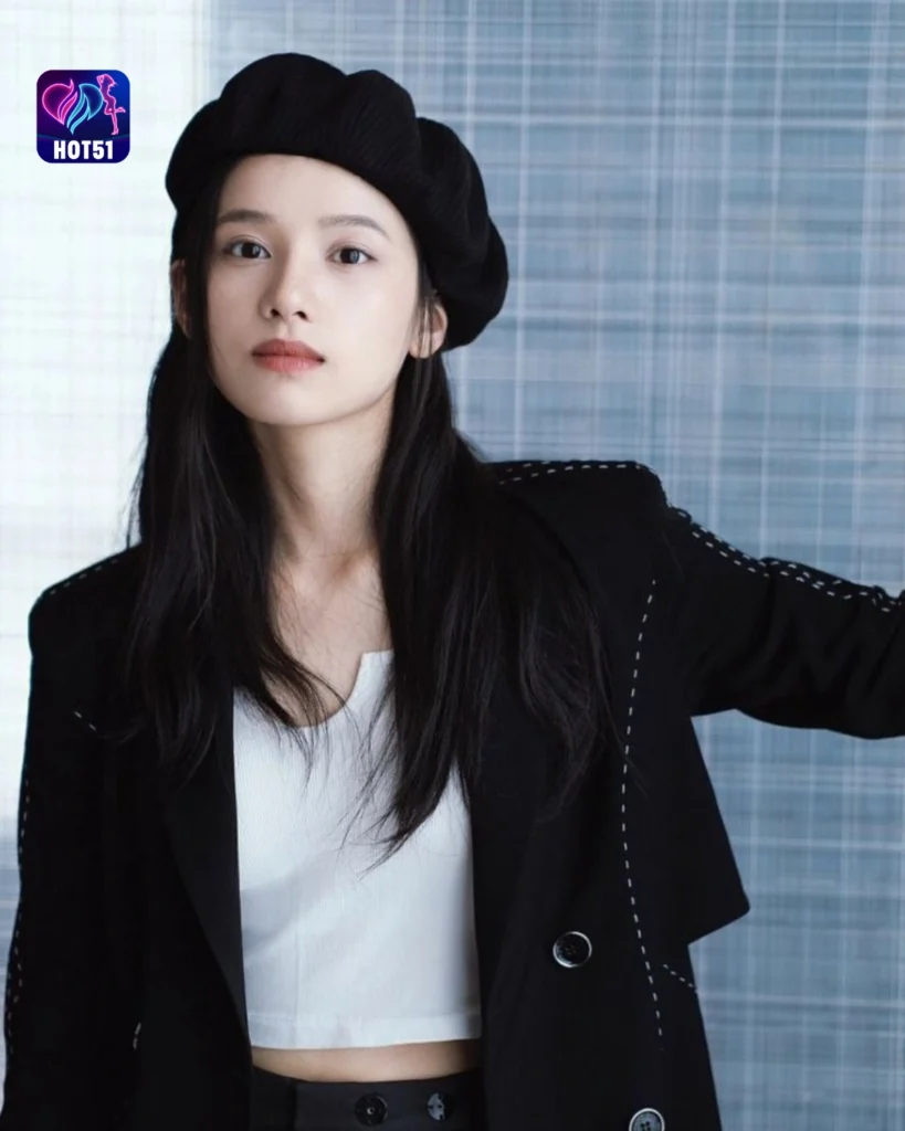Zhang Jingyi's Stunning Photos on HOT51 Platform