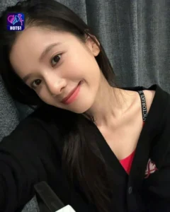 Read more about the article Beautiful Zhang Jingyi Stunning Photos on HOT51 Platform