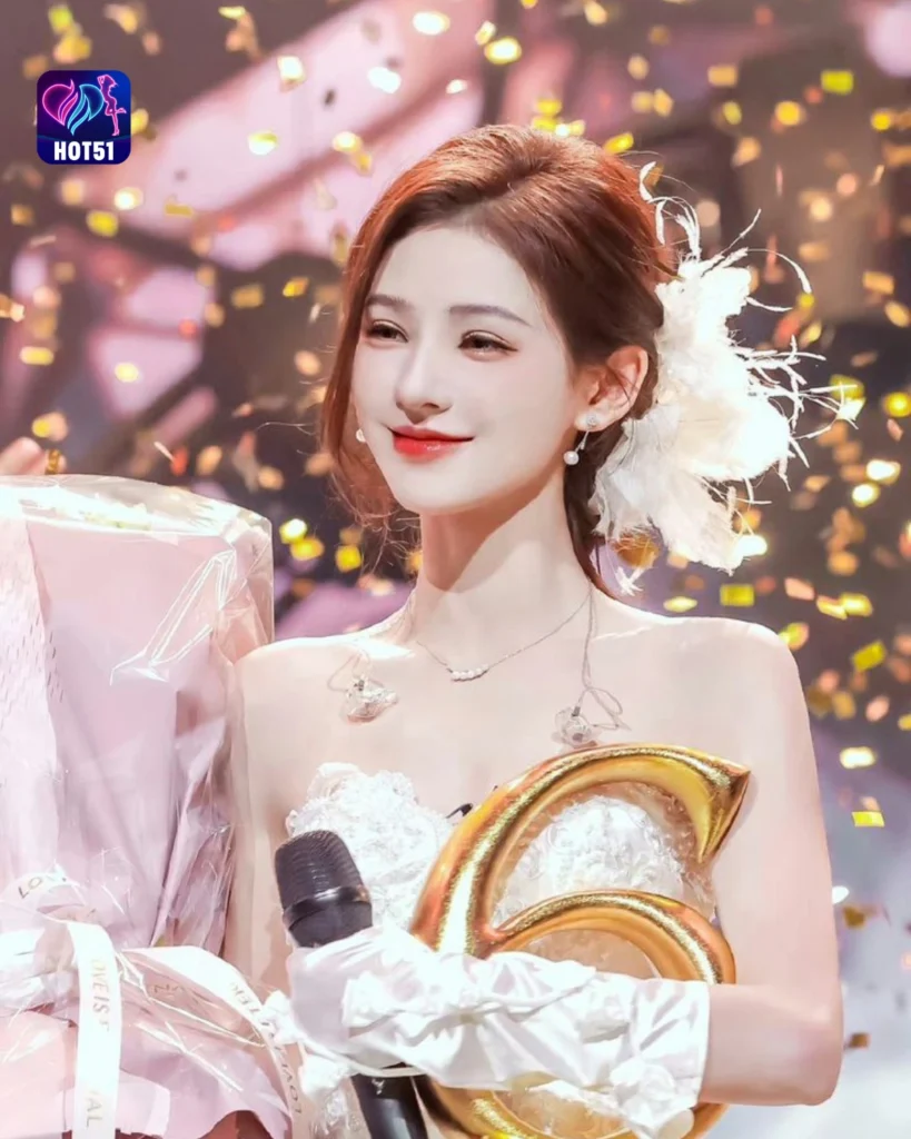  Zhang Yuxi Stunning Photos on HOT51 Platform