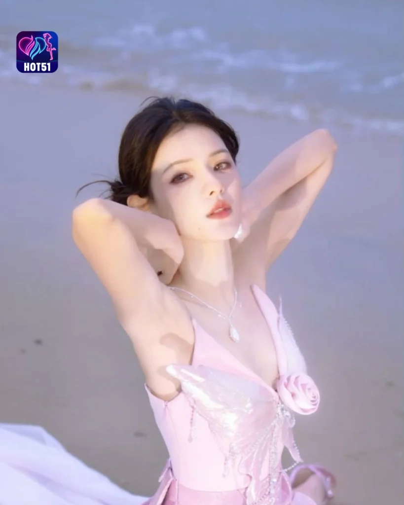  Zhang Yuxi Stunning Photos on HOT51 Platform