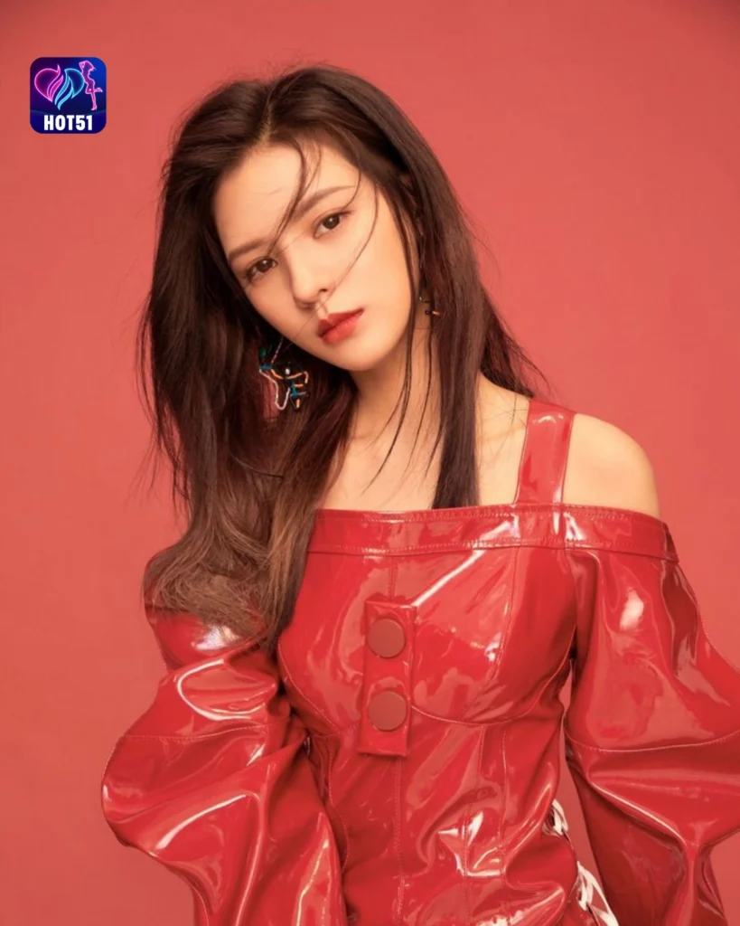  Zhang Yuxi’s Stunning Photos on HOT51 Platform