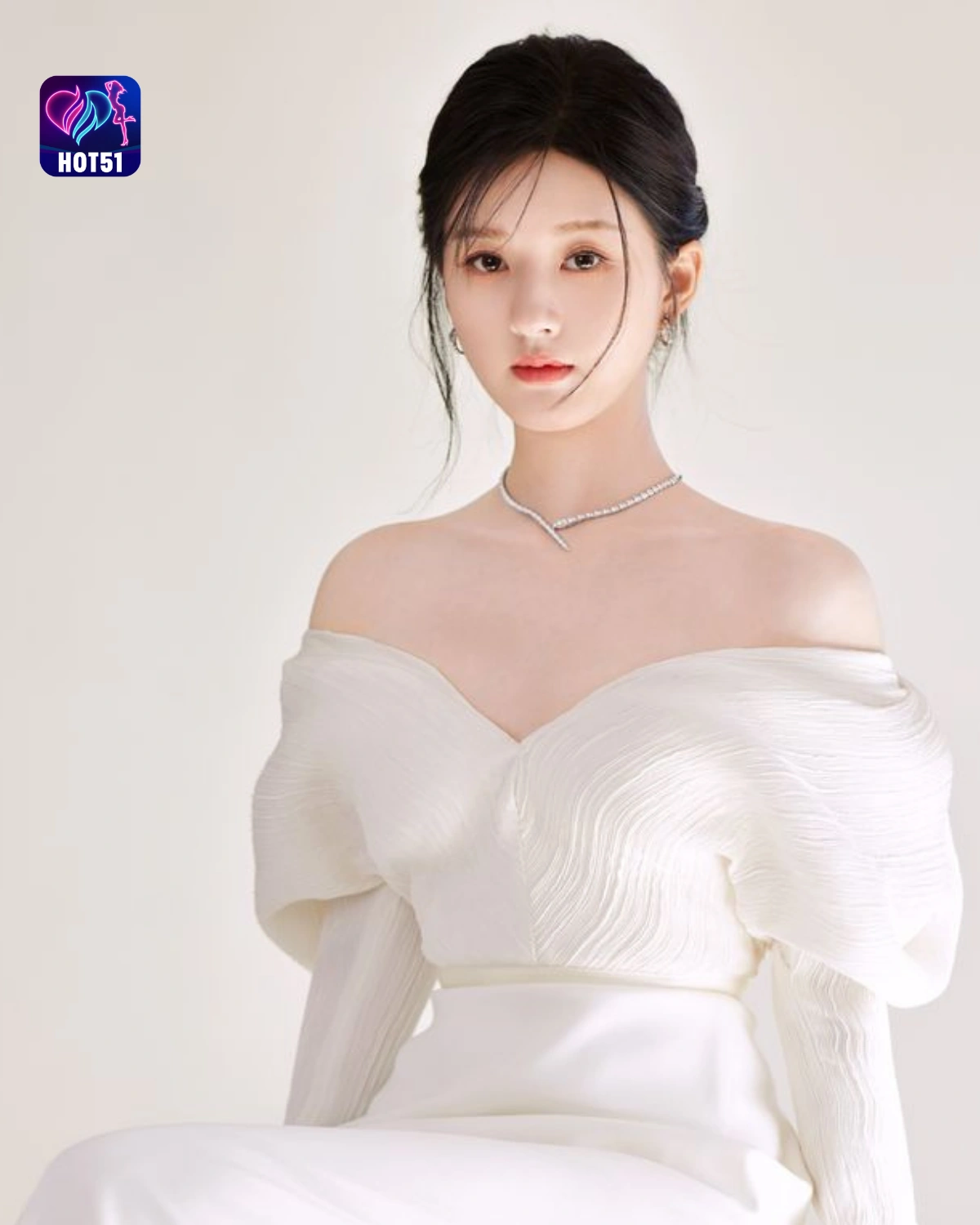 You are currently viewing Beautiful Zhao Lusi Stunning Photos on HOT51 Platform